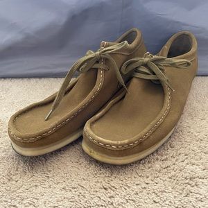 Clarks wallabees